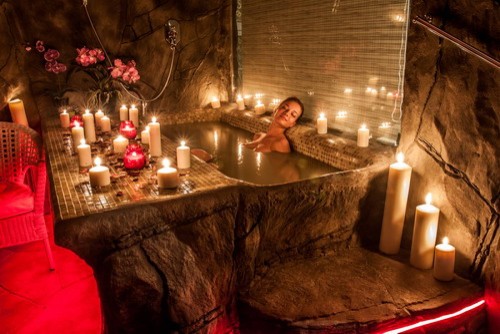 <strong><strong><strong><strong>We offer a luxury Erotic massage service in Andheri 9152818158</strong></strong></strong></strong>