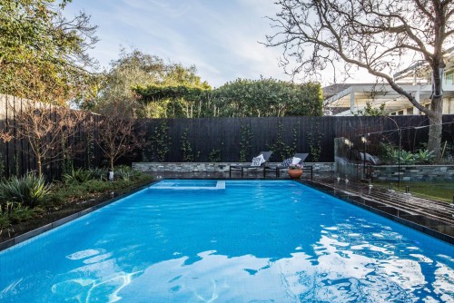 <strong><strong><strong>Dolphin Pools</strong></strong></strong>